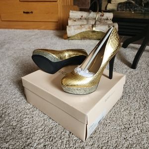 New Women's BCBGeneration Mase B Dres Pump, BG-MASE B Size 5 1/2 DK Gold